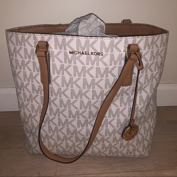 Michael Kors Medium Sized Tote | Used in great condition! - Picture 9 of 14